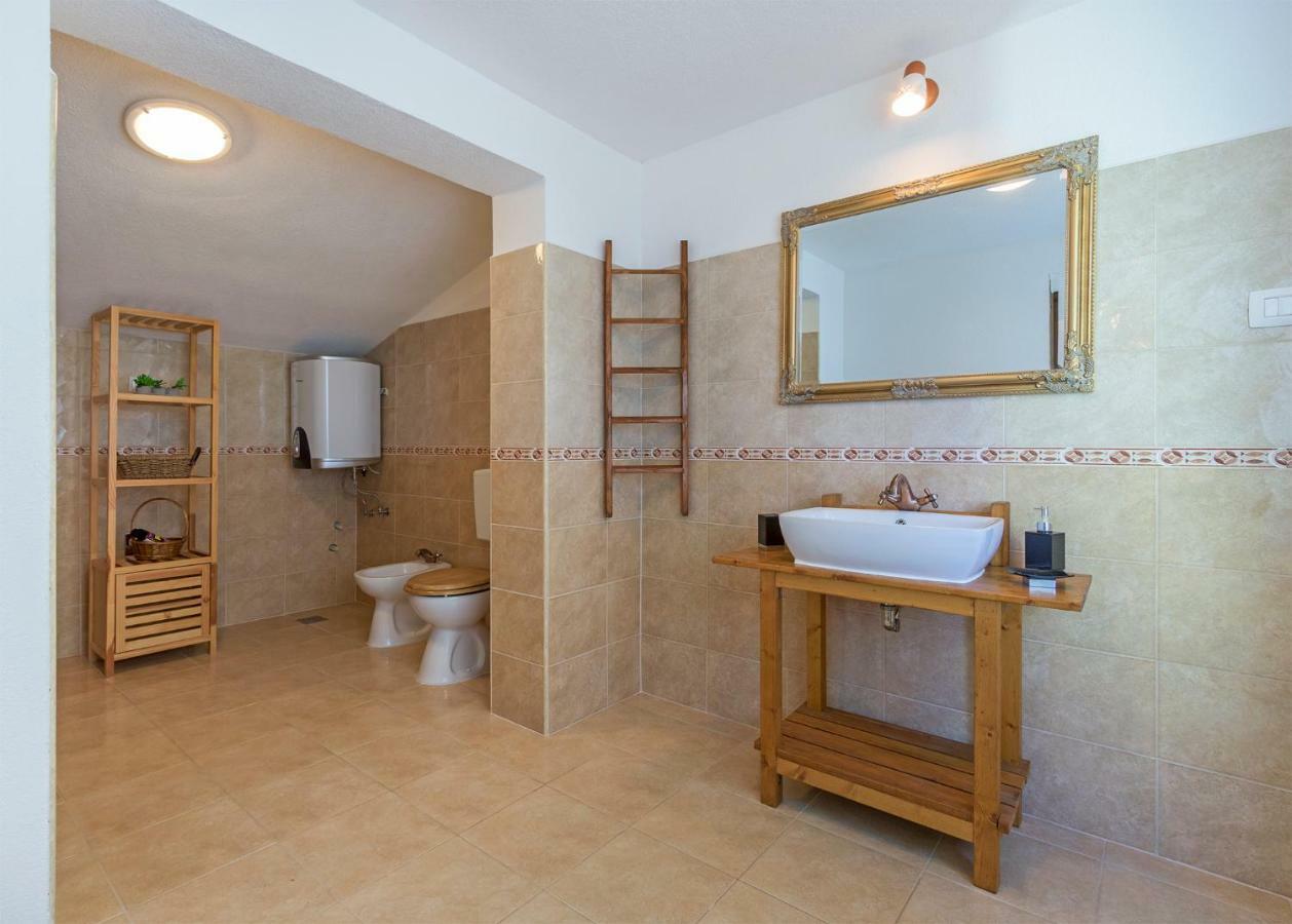 Vila Lokvanj Ližnjan Exteriér fotografie